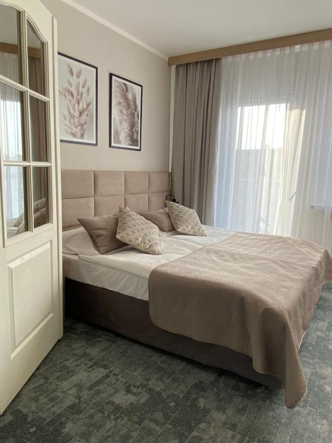 Bed and Breakfast Senator Катовице Экстерьер фото