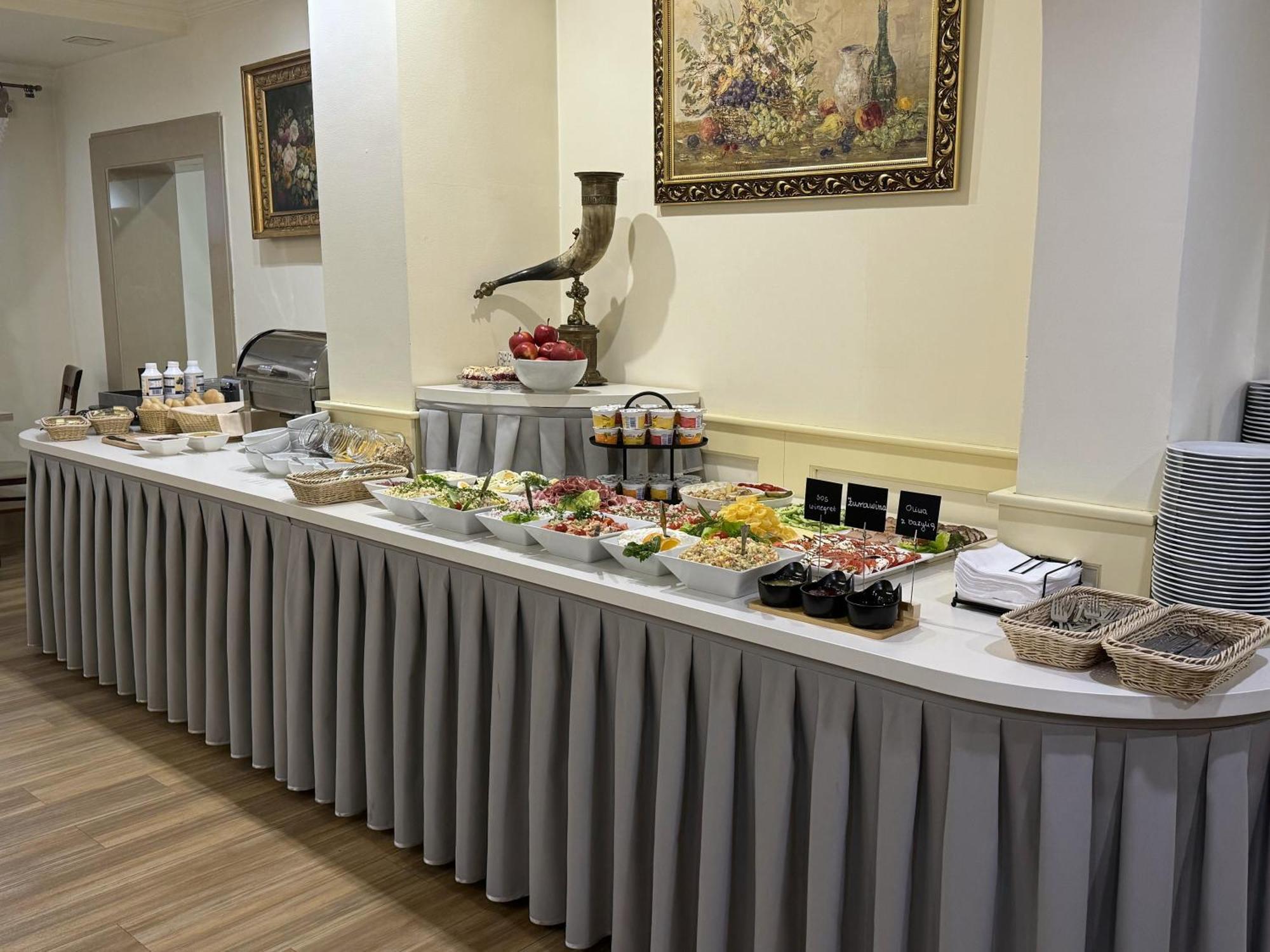 Bed and Breakfast Senator Катовице Экстерьер фото
